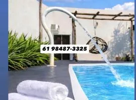 A Casa Piscina Quente até 50 Graus em Caldas Novas Com Sistema de Trocador de Calor e com Sauna e Ofurô Super Quente, Paradisiaca ll Com Roupa de Cama e Banho, Parcelamos em até 12x no Cartão de Crédito Sem Juros Aceitamos Pet