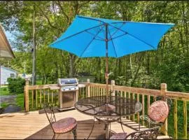 Vacation Cottage in the Heart of Narragansett