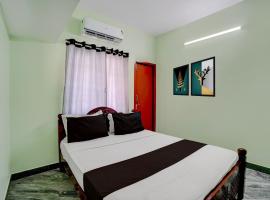 Hotel O Eswar Grand Residency: Āvadi şehrinde bir otel