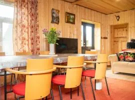 Kuberi Retro Holiday Home I Sauna Possibility