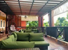 Bright 2 Bedroom Apartment Fast WiFi AC North Paramaribo