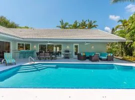 Coconut Canal Hideout Waterfront Private Oasis