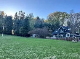 Sommerhus Med Krondyr På 23 Hektar Naturgrund