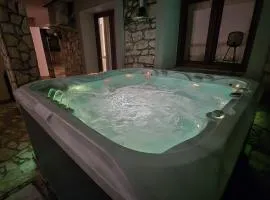 Loro House & Jacuzzi