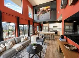 Rhythm & Rooftop Penthouse | Skyline Views | Pool