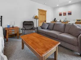 1BR Mountain View Studio with Fireplace Deck Views
