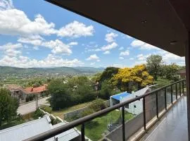 Departamento moderno y amplio con vista a los cerros