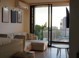 Lux Sky Garden Condo , San José, hotel a San José