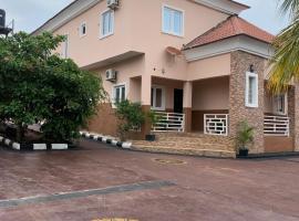 The Greenerry II - Secured 3-bedroom ensuite Duplex, hotel a Ado Ekiti