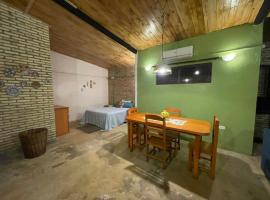 Monoambiente Privado, hotel sa Luque