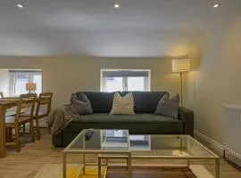 Detached 1 Bed Apartment in Central Wakefield