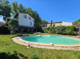 Les Châtaignes, hotel a Canet d'Aude