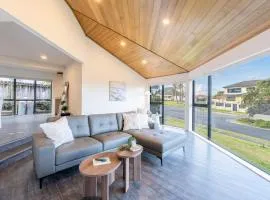Spacious Seaview 3-Bedroom Home in Orewa