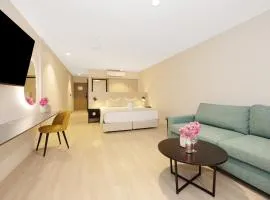 Picnic Bay Hotel