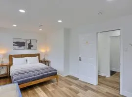 Pittsburgh Troy Hill 2B Modern Private Bedroom with Shared Bathroom