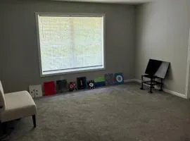 Cozy Pink Atlanta Stay