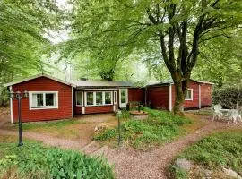2 Bedroom Cozy Home In Sösdala