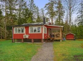 1 Bedroom Cozy Home In Österhaninge