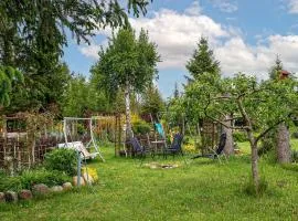 2 Bedroom Cozy Apartment In Choczewo