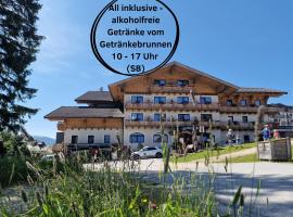 Hotel Lärchenhof، فندق في كاتشبيرغوهي