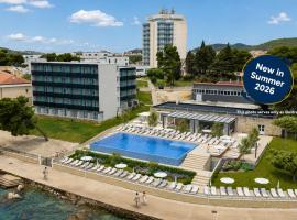 Hotel Punta، فندق في فوديس