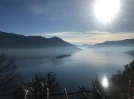 Casa Paterna in Ronco Sopra Ascona โรงแรมในรงโก โซปรา อัสโกนา