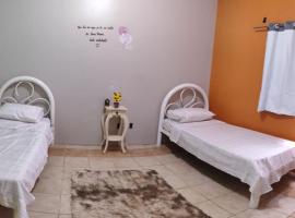 Hostel Imperial, hotel di Pirassununga