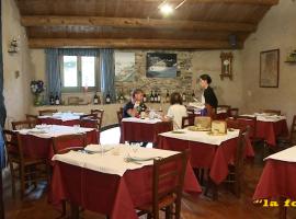 Hotel Ristorante La Font, hotel v destinaci Castelmagno