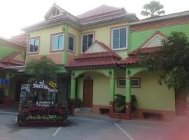 Romruen Resort