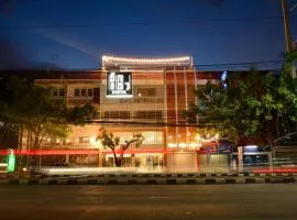 Tukteaw Hostel