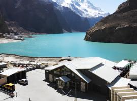 Lodges By Baron Hunza Attabad Lake, hotel a Gulmit