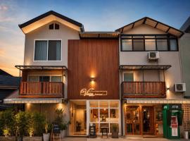 Vlodge House, hotel i Chiang Mai