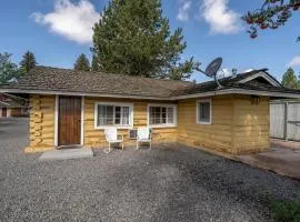 Charming Family Log Cabin, the Perfect Base for Exploring East Idaho in Ashton