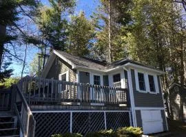 Charming Coastal Cottage with Private Deck near Camden, Maine
