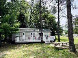 Cute Cabin on a Wonderful Campground for an Amazing Family Getaway in Wisconsin Dells, WI