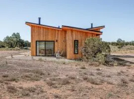 Luxurious Desert Casita with River Rock Shower near Grand Canyon, Arizona