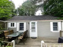 Cozy Maine Cottage with Outdoor Dining & Modern Comforts near Camden