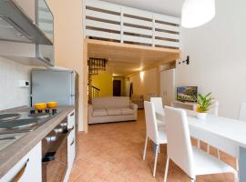 Residence Orso Bianco โรงแรมใกล้ Seggiovia Ginestra ในเปียตรากาเมลา