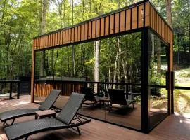 Creekside Glass Suite - Unit 3 (Pet Friendly)