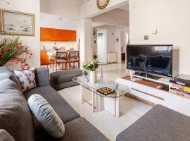 Enora Loutraki Guesthouse