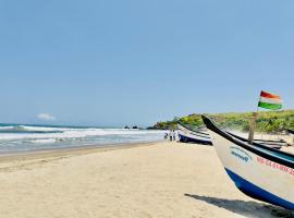 Vllk Resort Near Arambol Beach North Goa، فندق في أرامبول