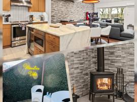 Home at Camelback Mtn with Game Room near Waterparks, Hotel in Tannersville