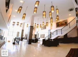 The Bauan Plaza Hotel, viešbutis mieste Bauan