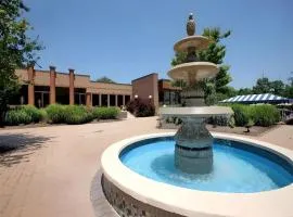 Solomons Inn Resort + Marina