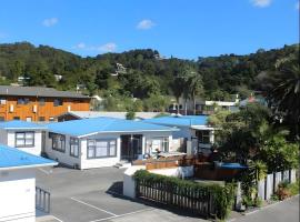 Base Bay of Islands, Hotel in Paihia