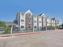 Microtel Inn & Suites by Wyndham Houston