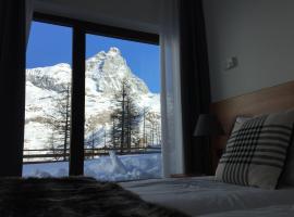BASE CAMP alpine apartments, hotell i Breuil-Cervinia