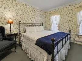 The Pines Inn