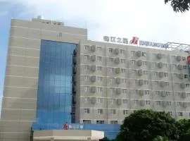 Jinjiang Inn Beihai Beibuwan Square Branch