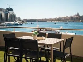 Exclusive Seafront Townhouse Central Sliema, Valletta Sea view